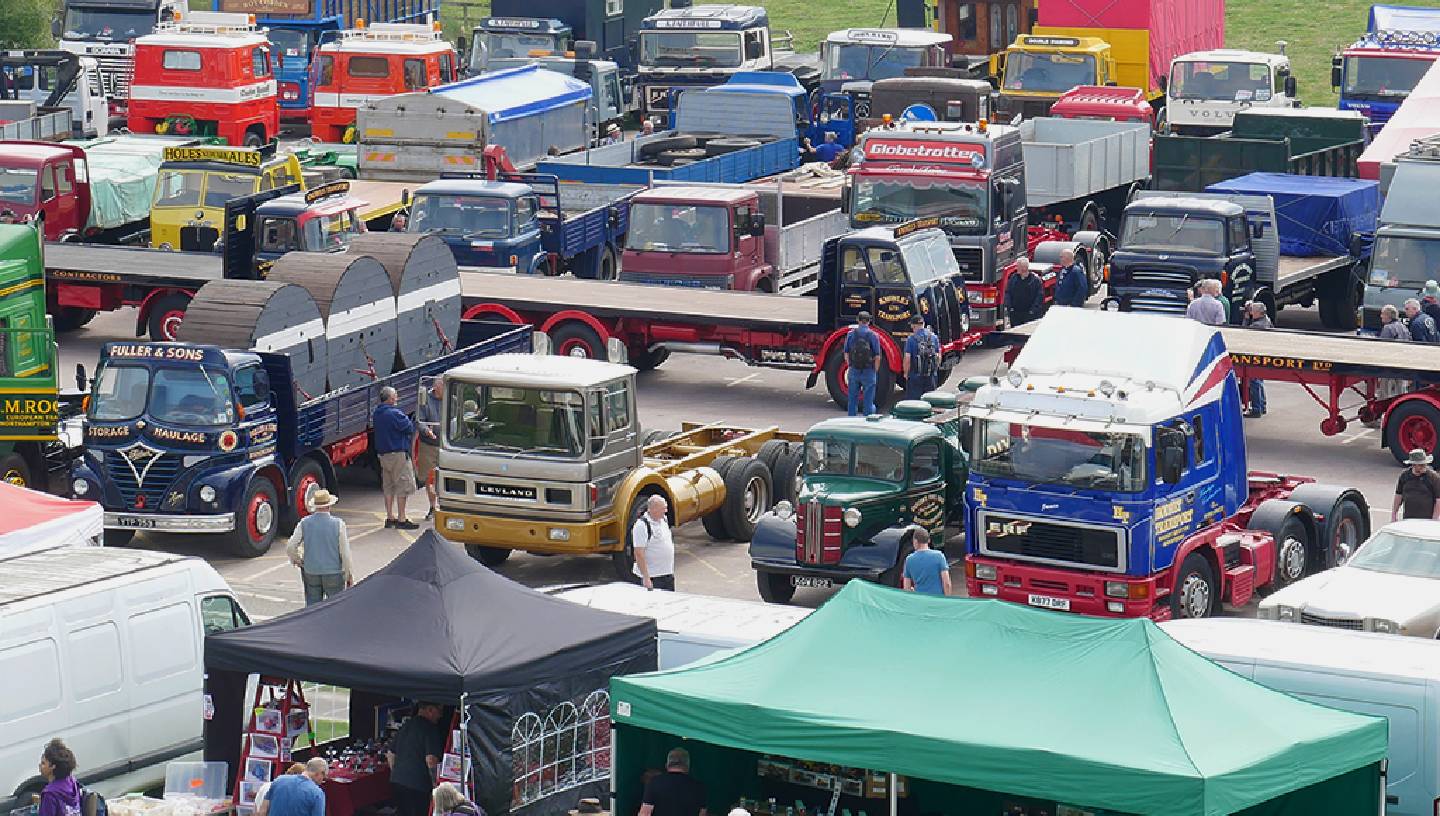 BRITISH MOTORS MUSEUM'S CLASSIC AND VINTAGE COMMERCIAL SHOW