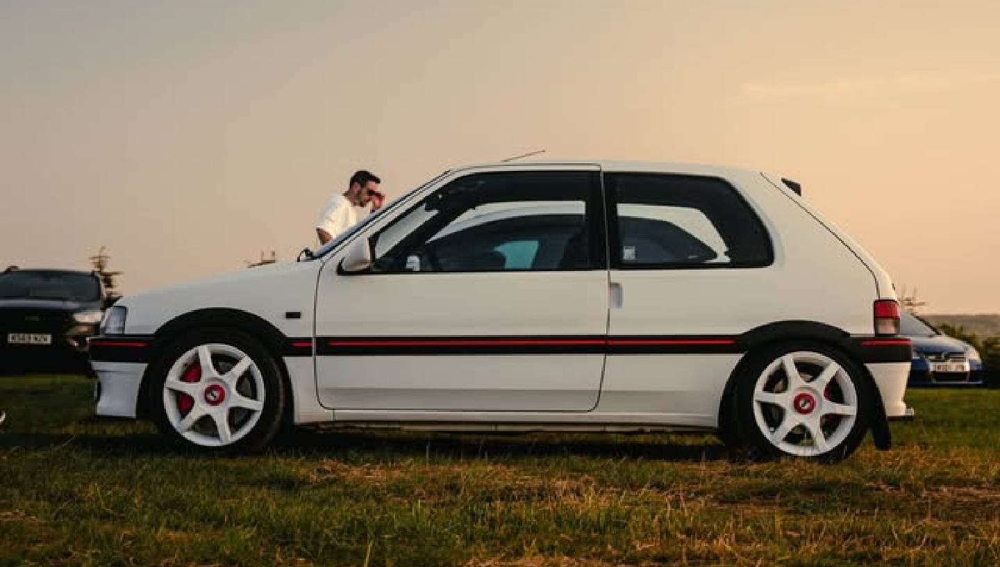 PISTONS AND RINGS: HOT HATCHES