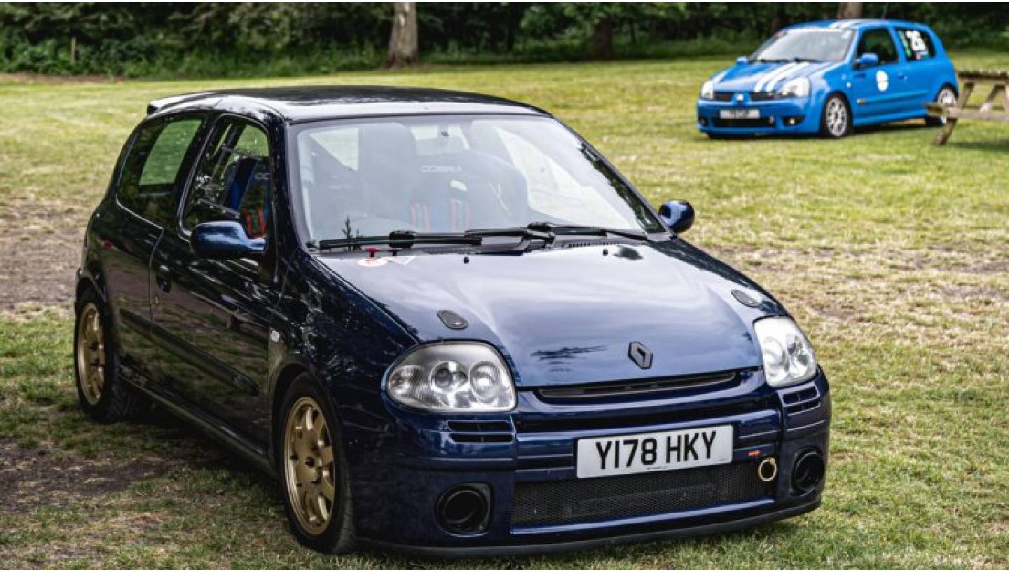 CAFFEINE & MACHINE RENAULT SPORT YARD MEET